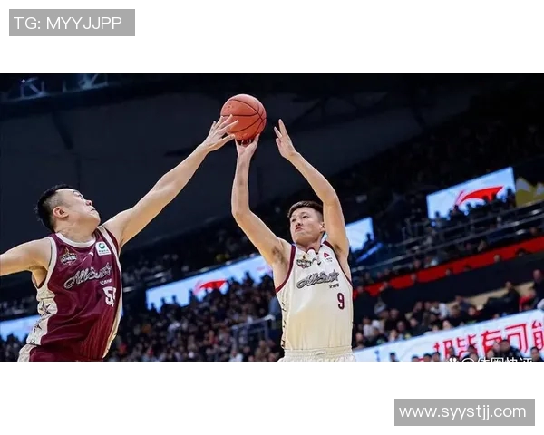 周鹏：从篮球场上的巨星到生活中的榜样，探寻他的奋斗与坚持之路